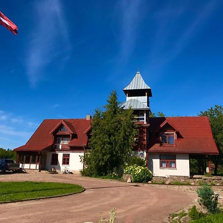 Pilskalni Hotell Ivande Exteriör bild