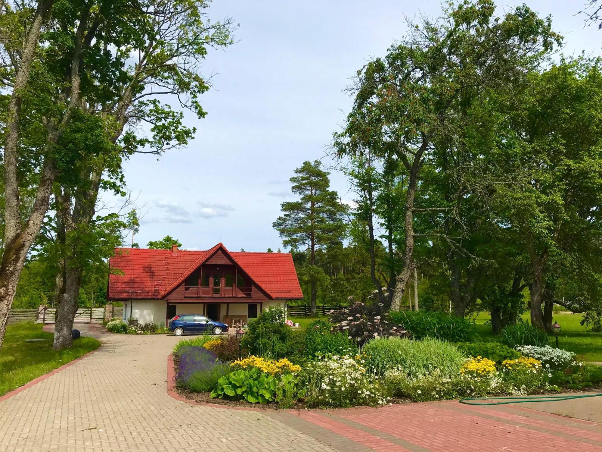 Pilskalni Hotell Ivande Exteriör bild