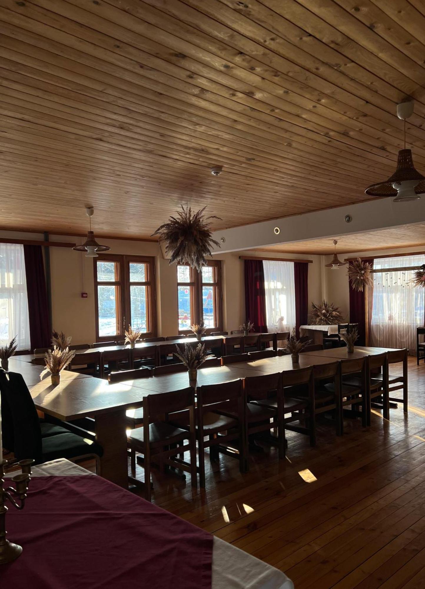 Pilskalni Hotell Ivande Exteriör bild
